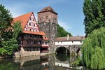 Weinstadel und Wasserturm an der Pegnitz in Nürnberg
