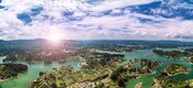 Seenlandschaft von Guatape in Kolumbien