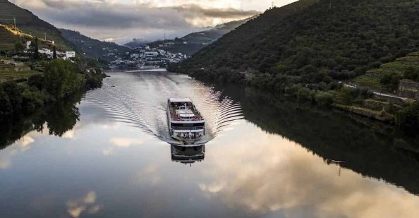 Auf dem Rio Douro durch das Tal des Portweins ab € 999,-