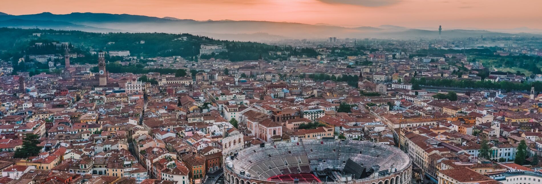 Blick auf Verona und Arena di Verona
