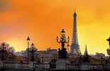 Eiffelturm im Sonnenuntergang in Paris