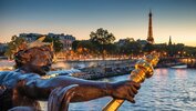 Blick von der Pont Alexandre III in Paris