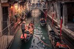 Gondelfahrt durch das weihnachtliche Venedig