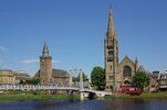 Inverness, Kathedrale und Brücke über den Ness