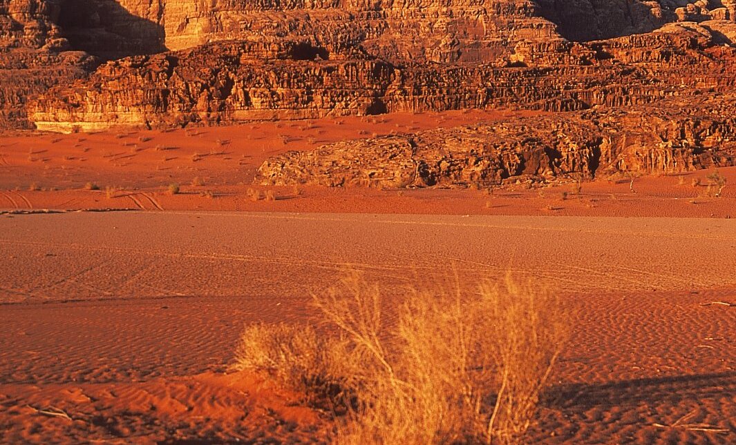 Wüstenlandschaft im Wadi Rum