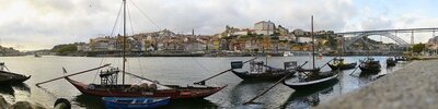 Blick vom Douro auf Porto