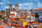 Blick auf die Altstadt von Porto mit Kathedrale
