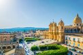 Blick auf Noto und die Kathedrale San Nicolò